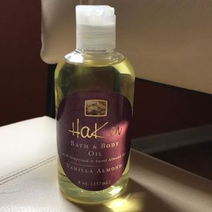 New Professional Haken Bath & Body Oil- Vanilla Almond 8 oz